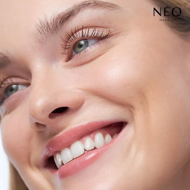 Sheer Foundation: 00 ALABASTER