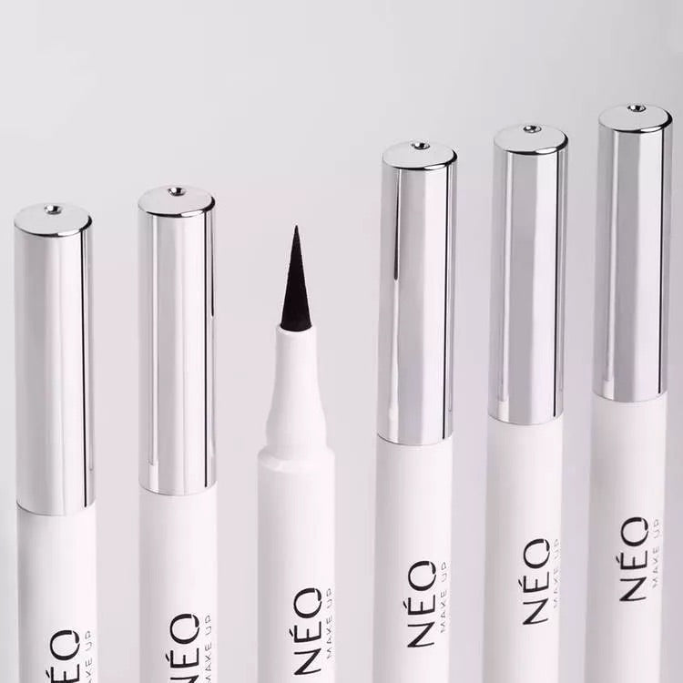 Ultra Precise Eyeliner: BLACK