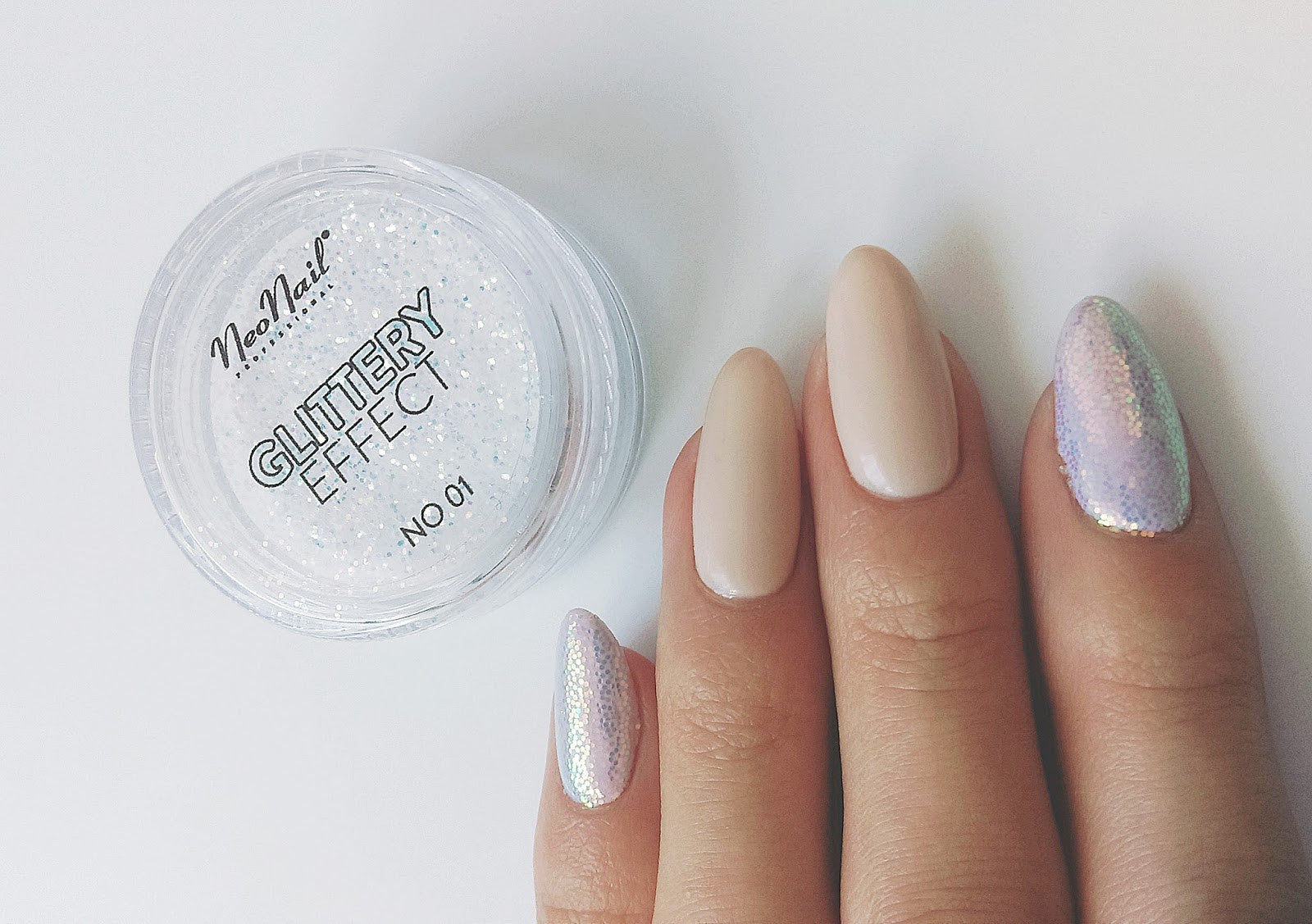 GLITTERY EFFECT 01